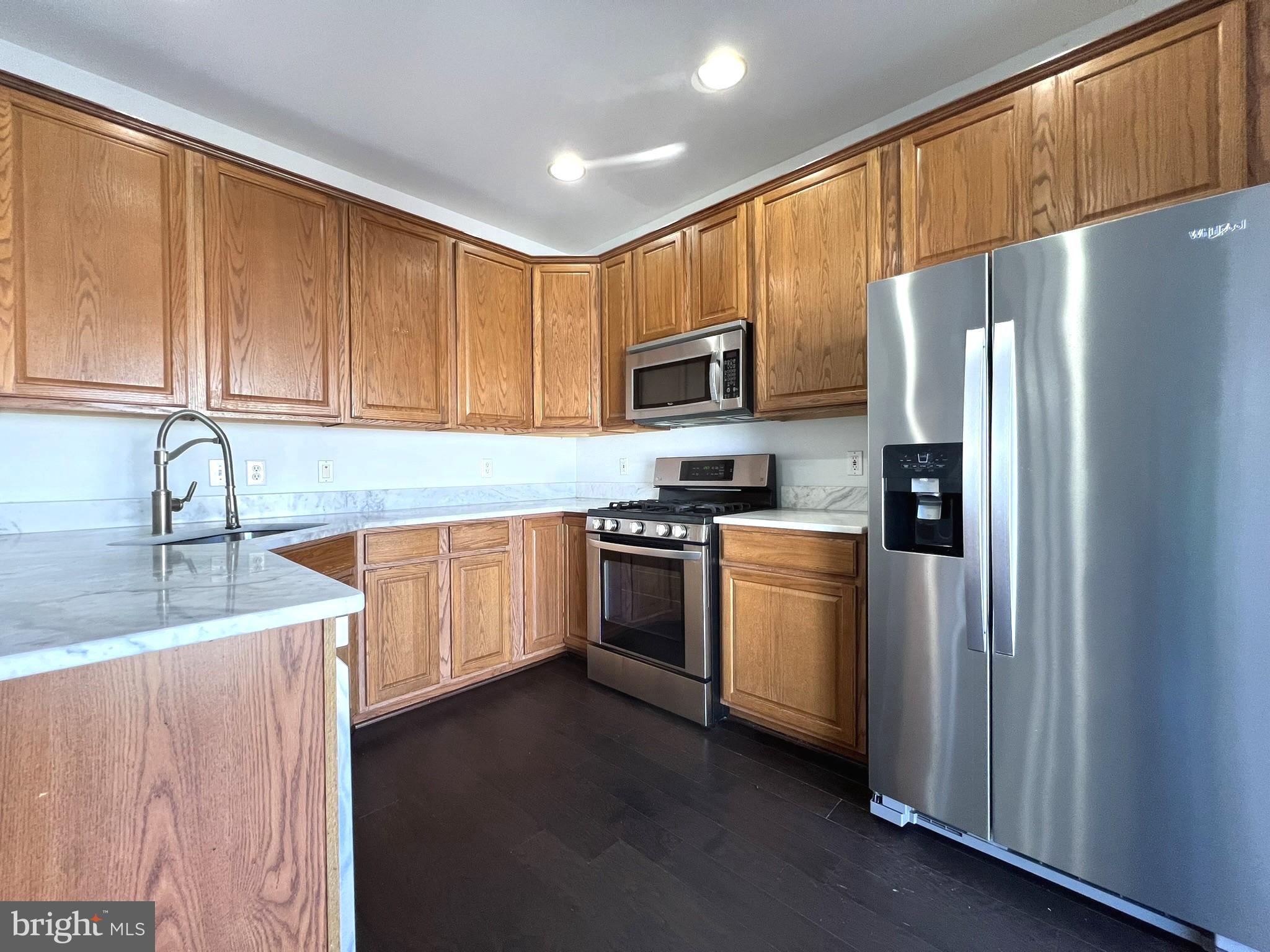 LAKELANDS - Residential Lease