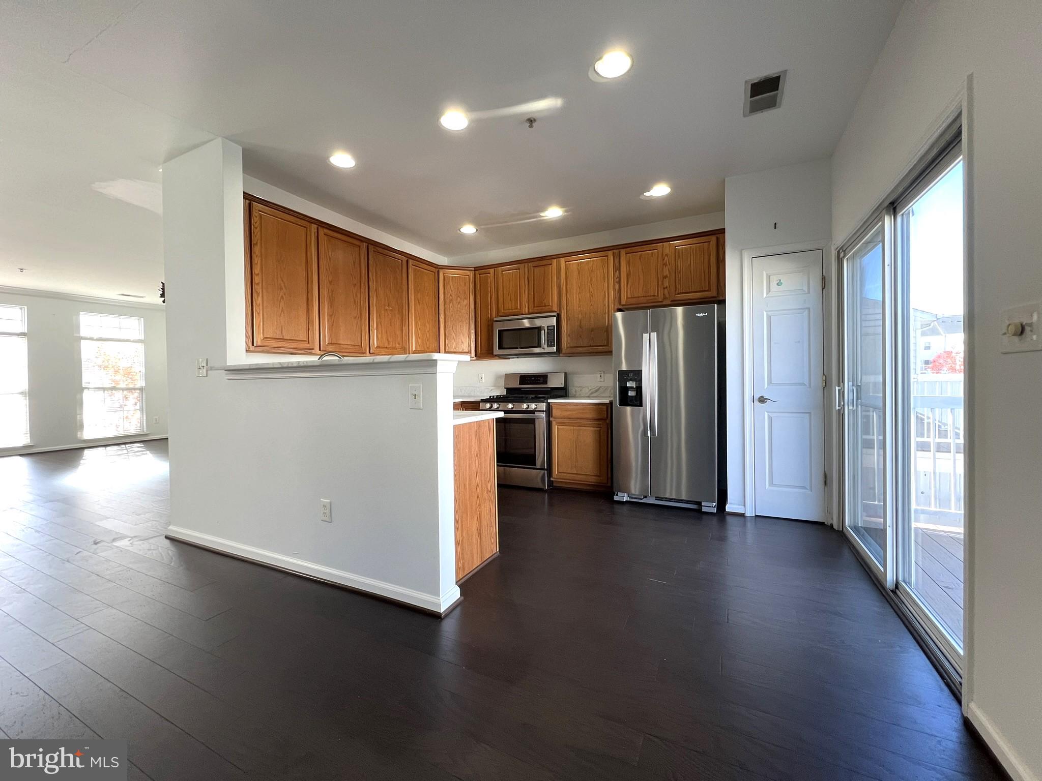 LAKELANDS - Residential Lease