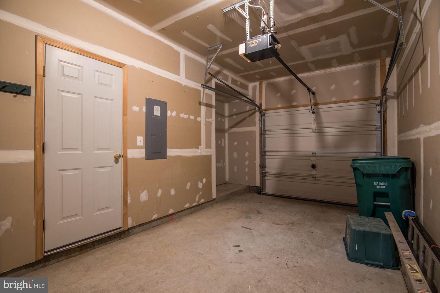 LAKELANDS - Residential Lease