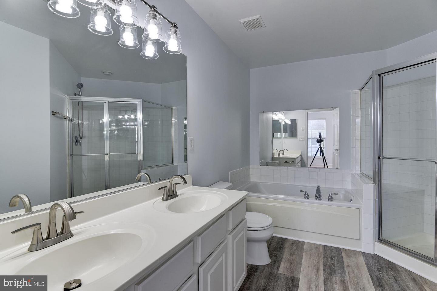 LAKELANDS - Residential Lease