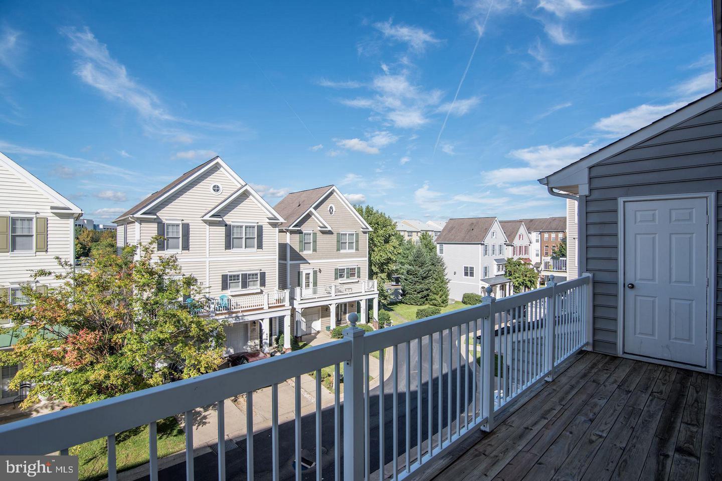 LAKELANDS - Residential Lease