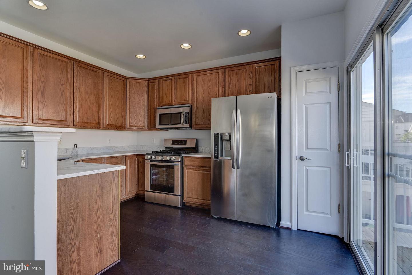 LAKELANDS - Residential Lease