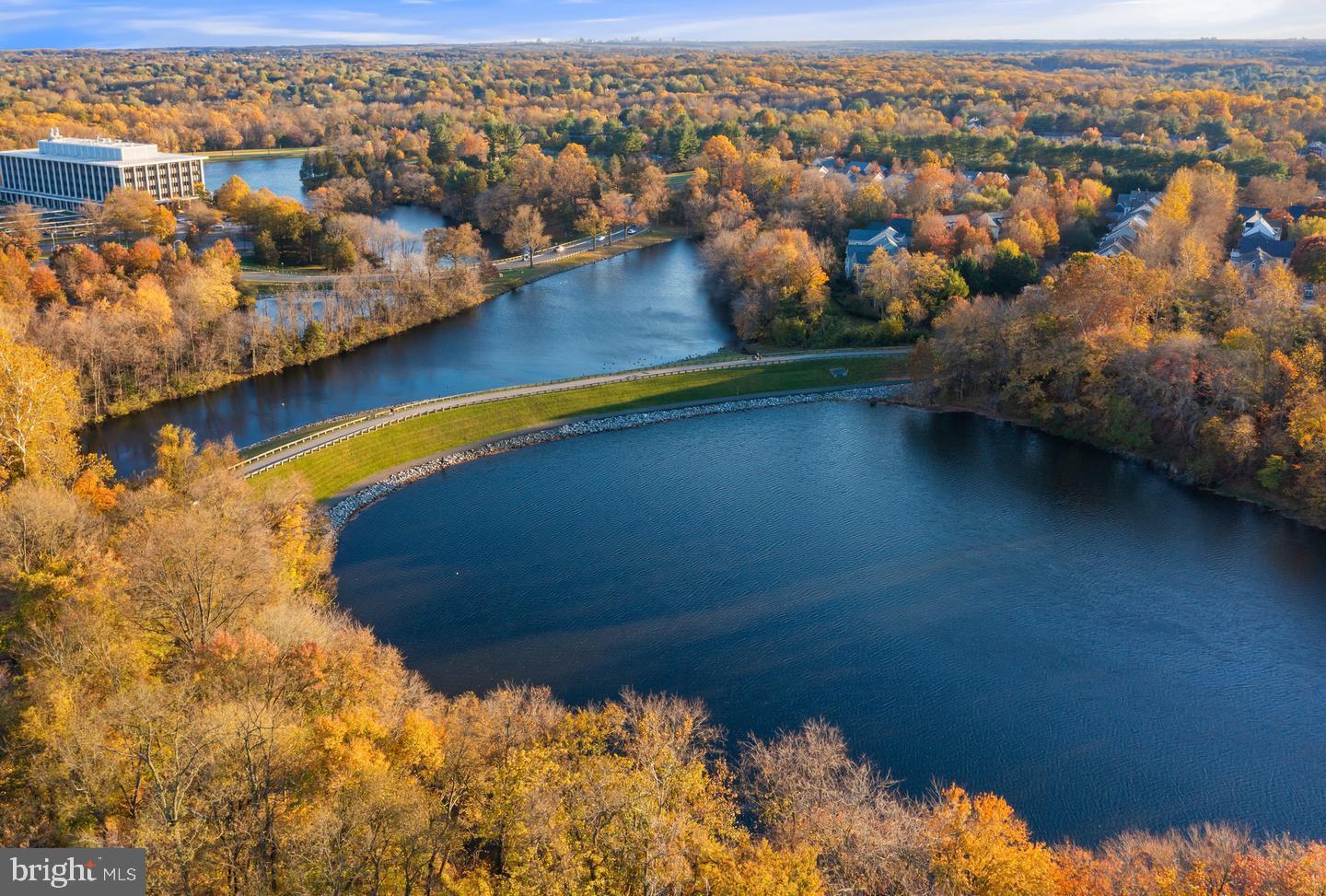 LAKELANDS - Residential Lease