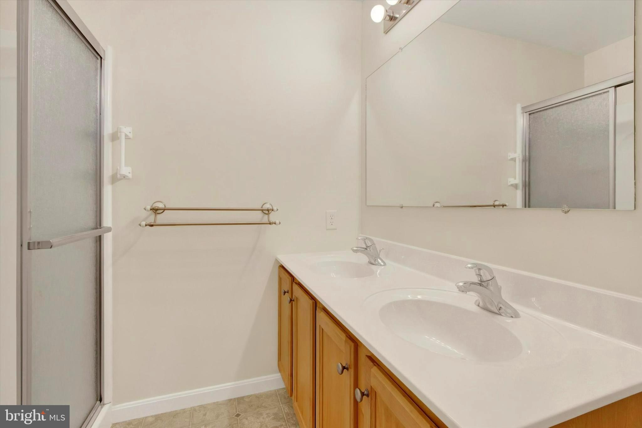 KISSEL HILL COMMONS - Residential