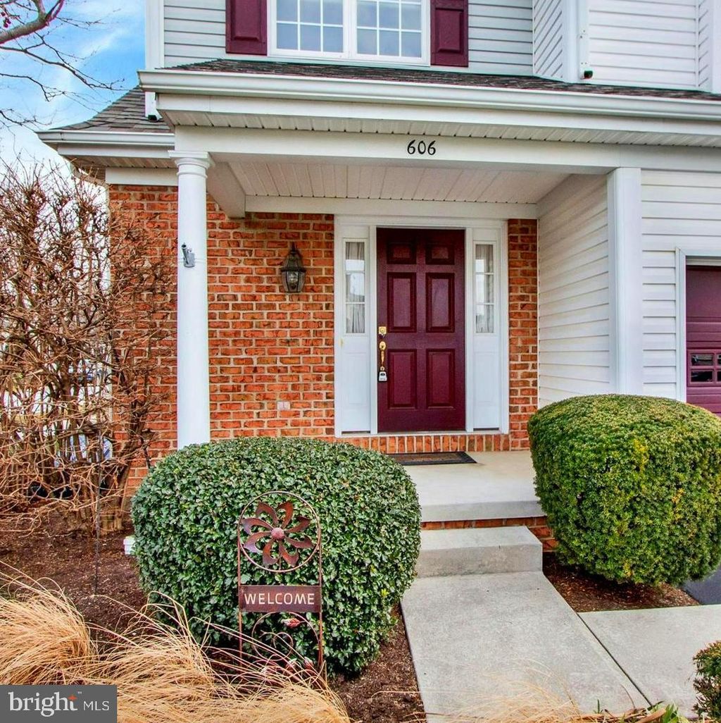 Photo of 606 Brentwood Drive, LITITZ, PA 17543 (MLS # PALA2080656)