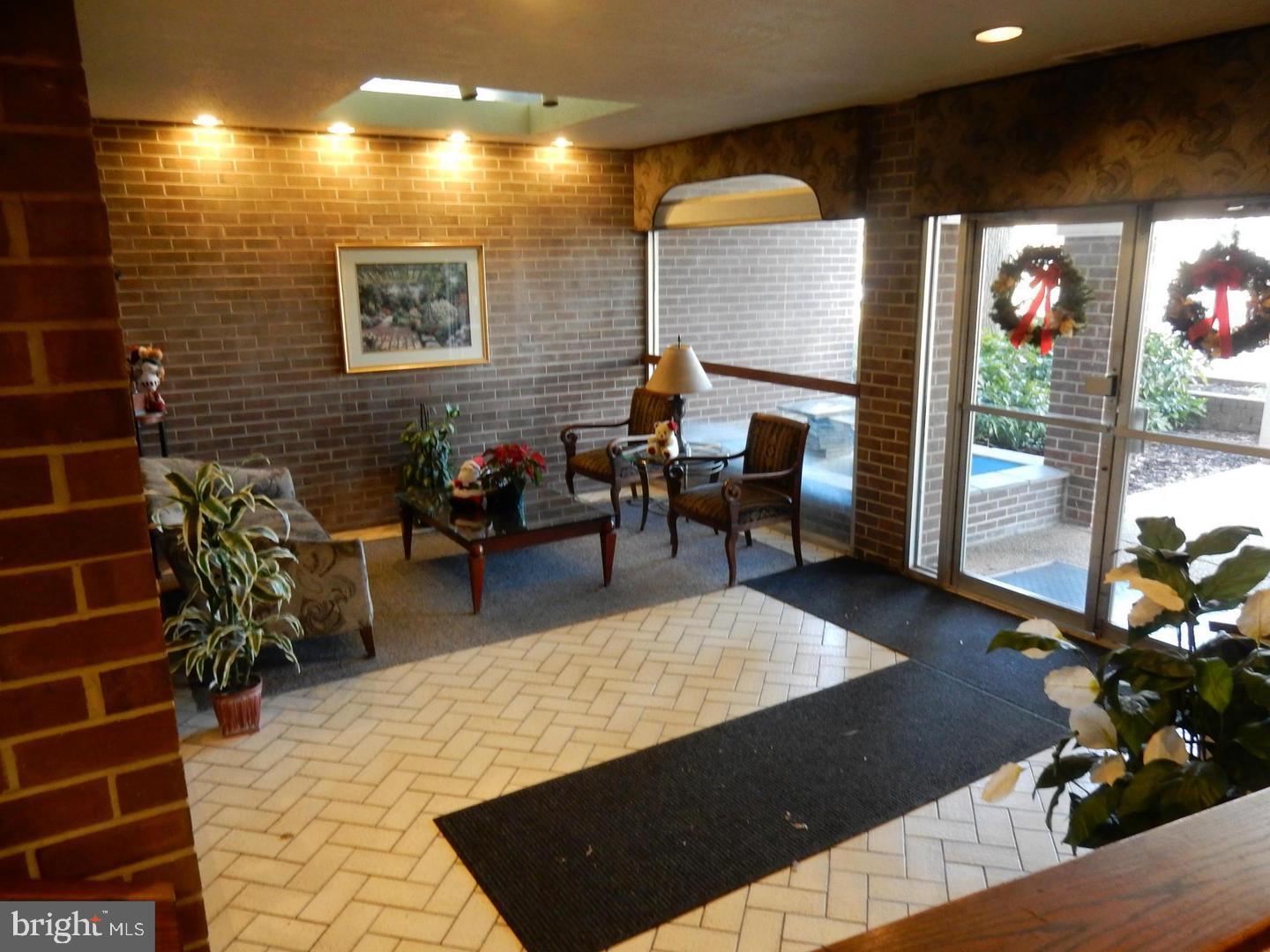 WILDE LAKE - Residential Lease