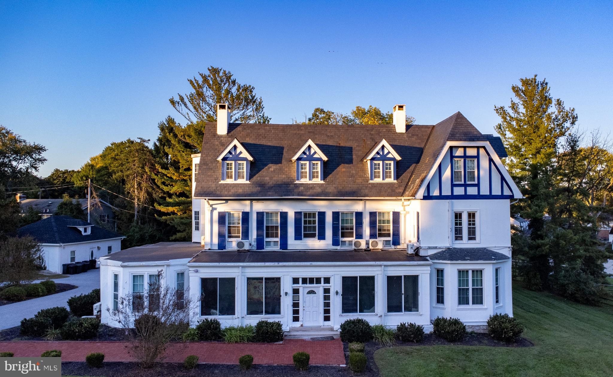 RIDERWOOD - Commercial Sale