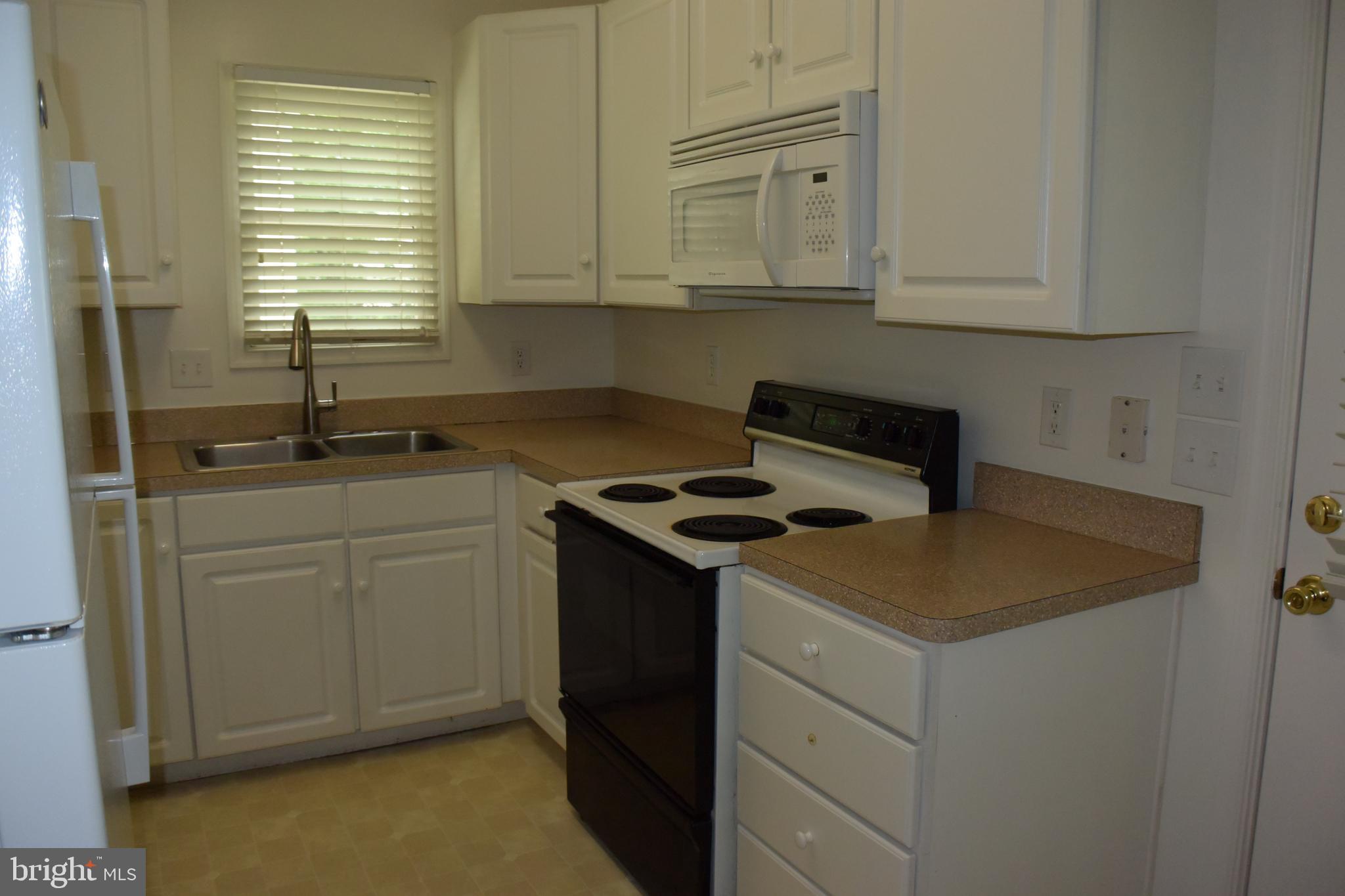 BEVERLY HILLS - Residential Lease