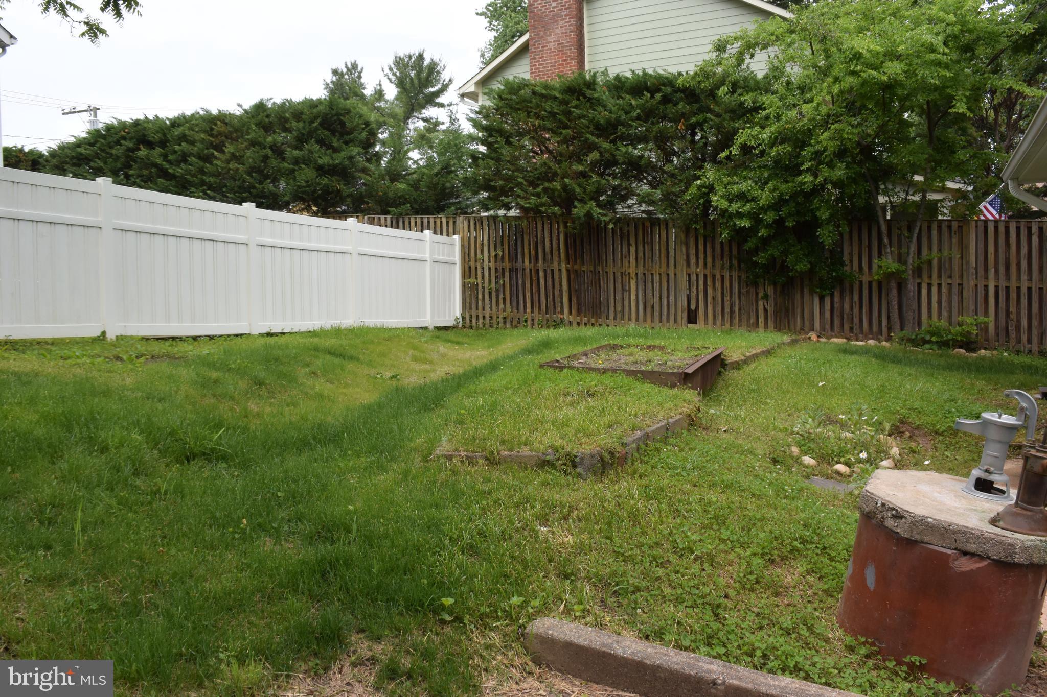 BEVERLY HILLS - Residential Lease