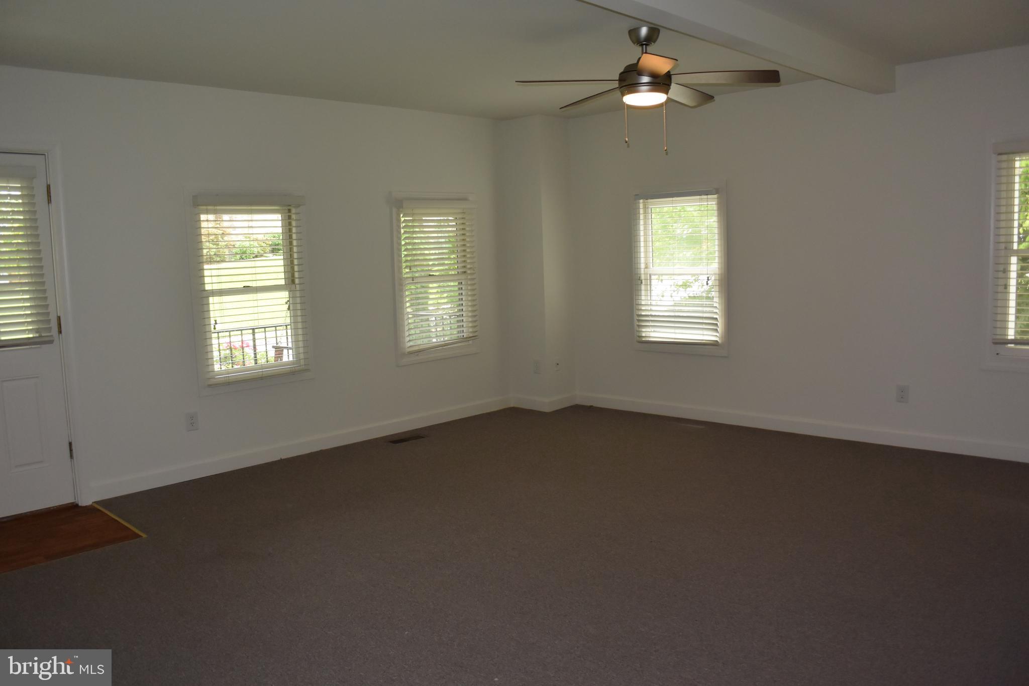 BEVERLY HILLS - Residential Lease