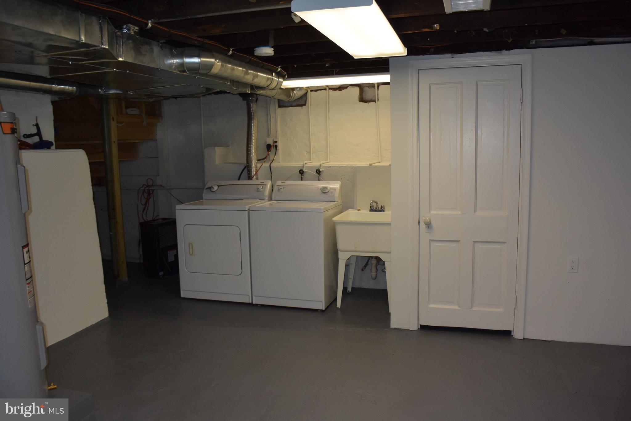 BEVERLY HILLS - Residential Lease