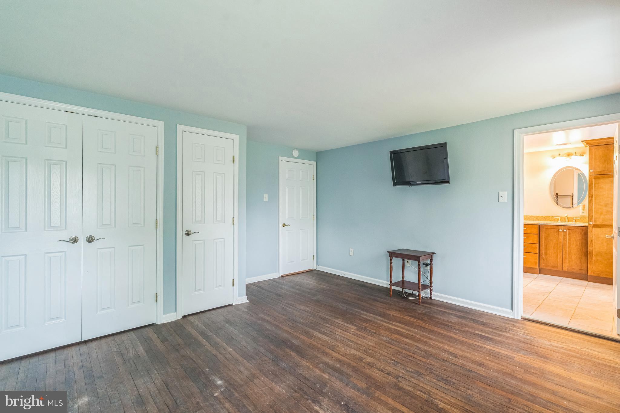 ROXBOROUGH - Residential