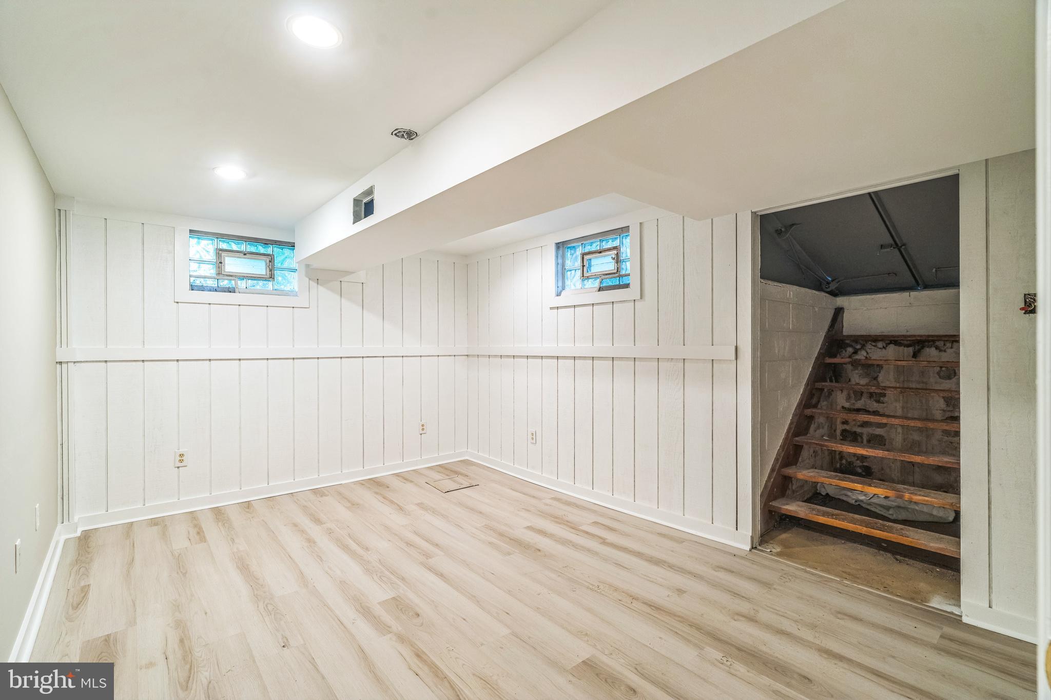 ROXBOROUGH - Residential