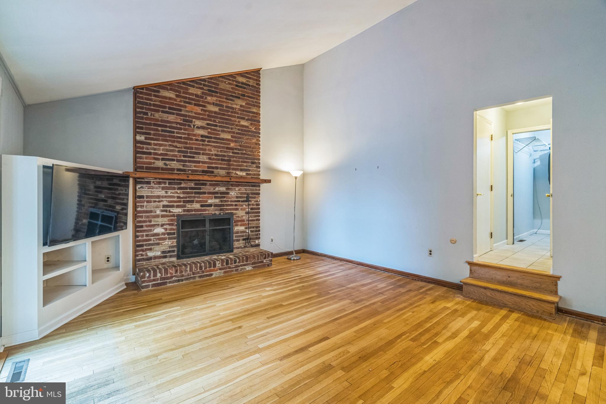 ROXBOROUGH - Residential