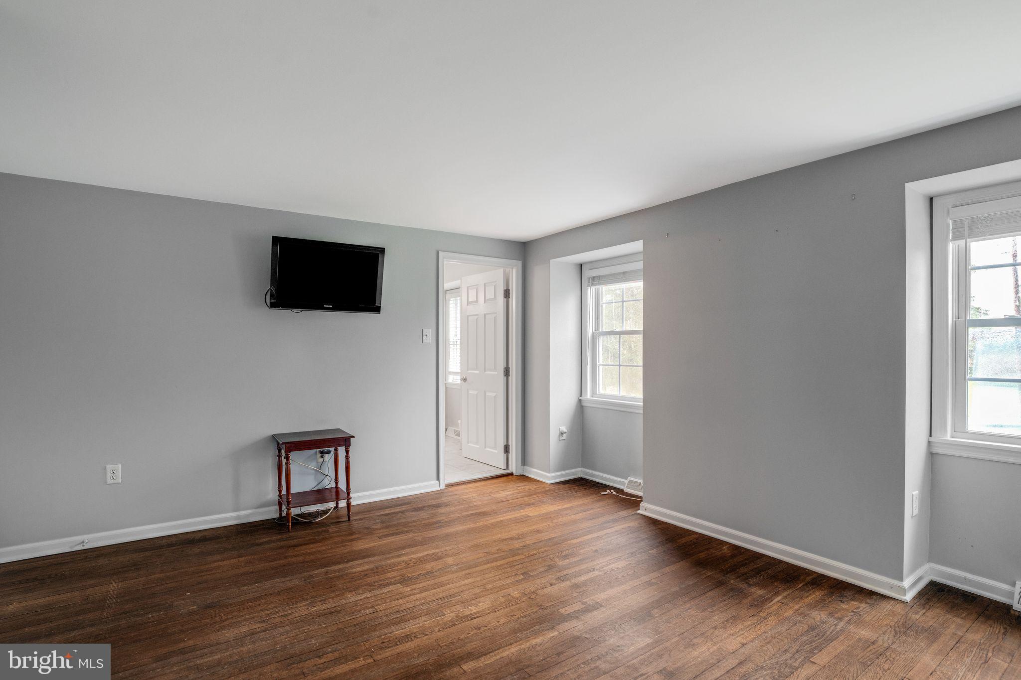 ROXBOROUGH - Residential