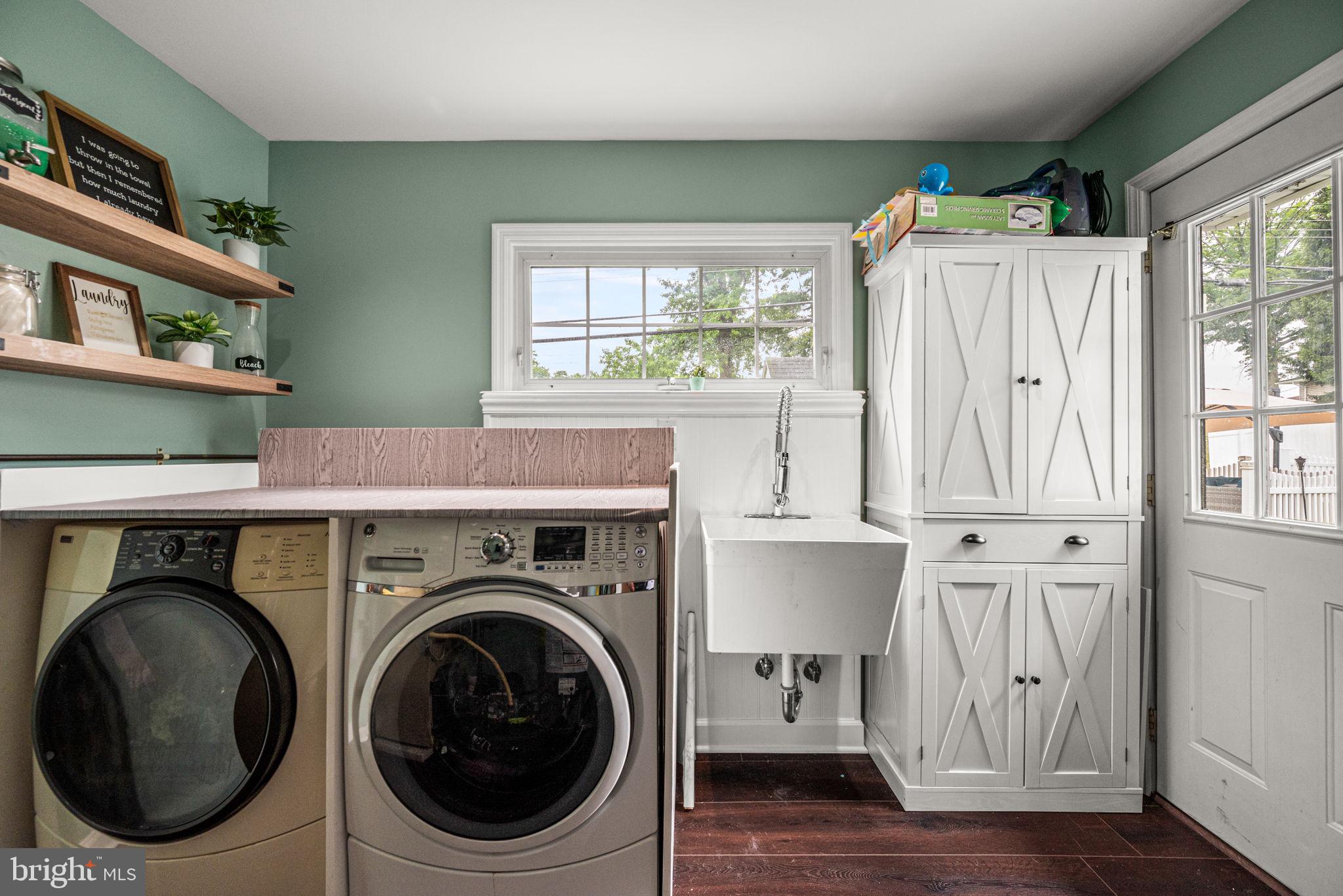 TWIN OAKS - Residential