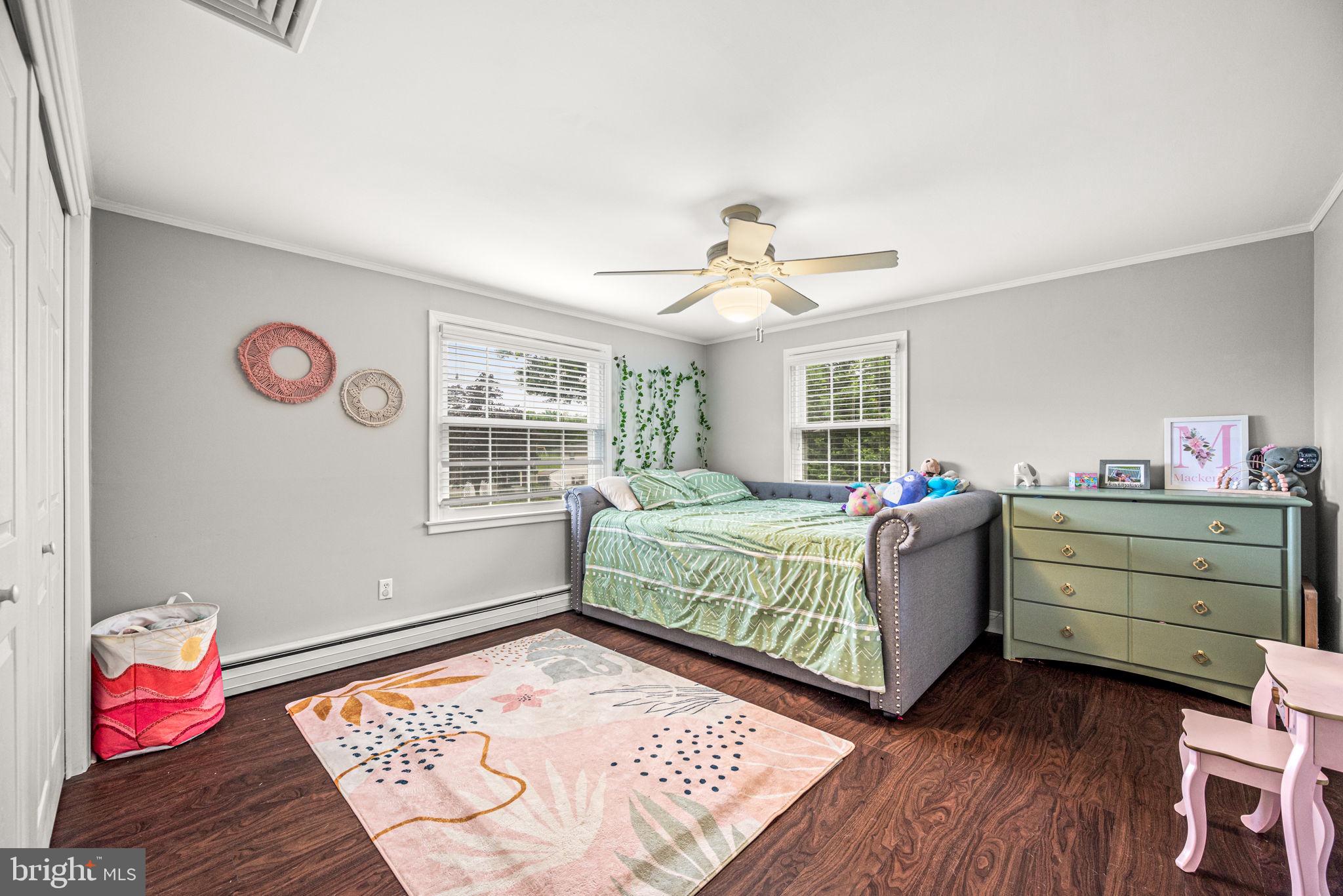 TWIN OAKS - Residential