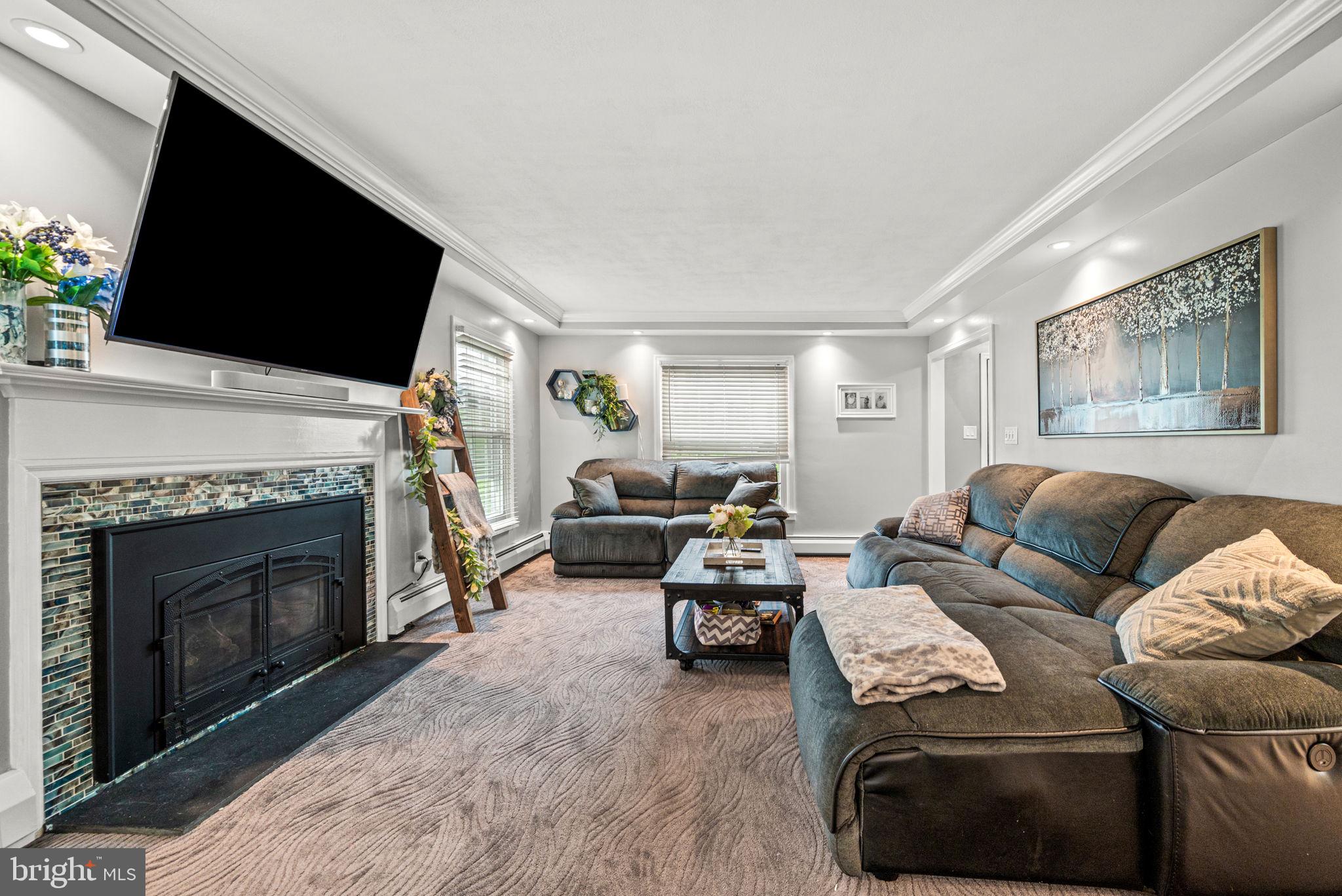 TWIN OAKS - Residential