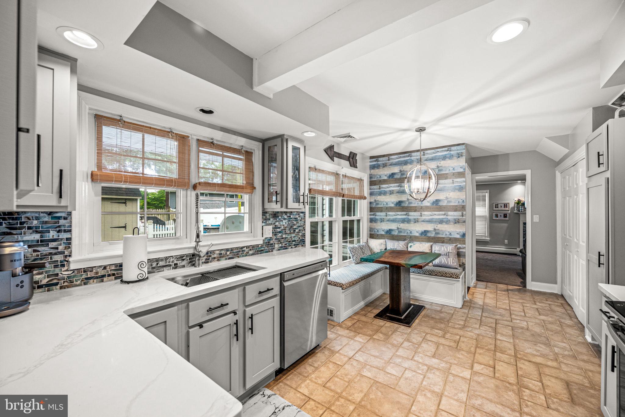 TWIN OAKS - Residential