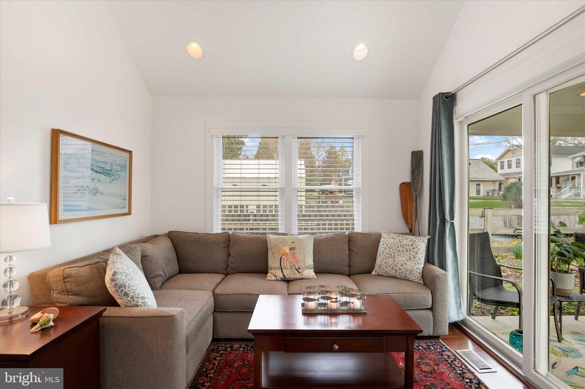 BULL NECK - Residential Lease