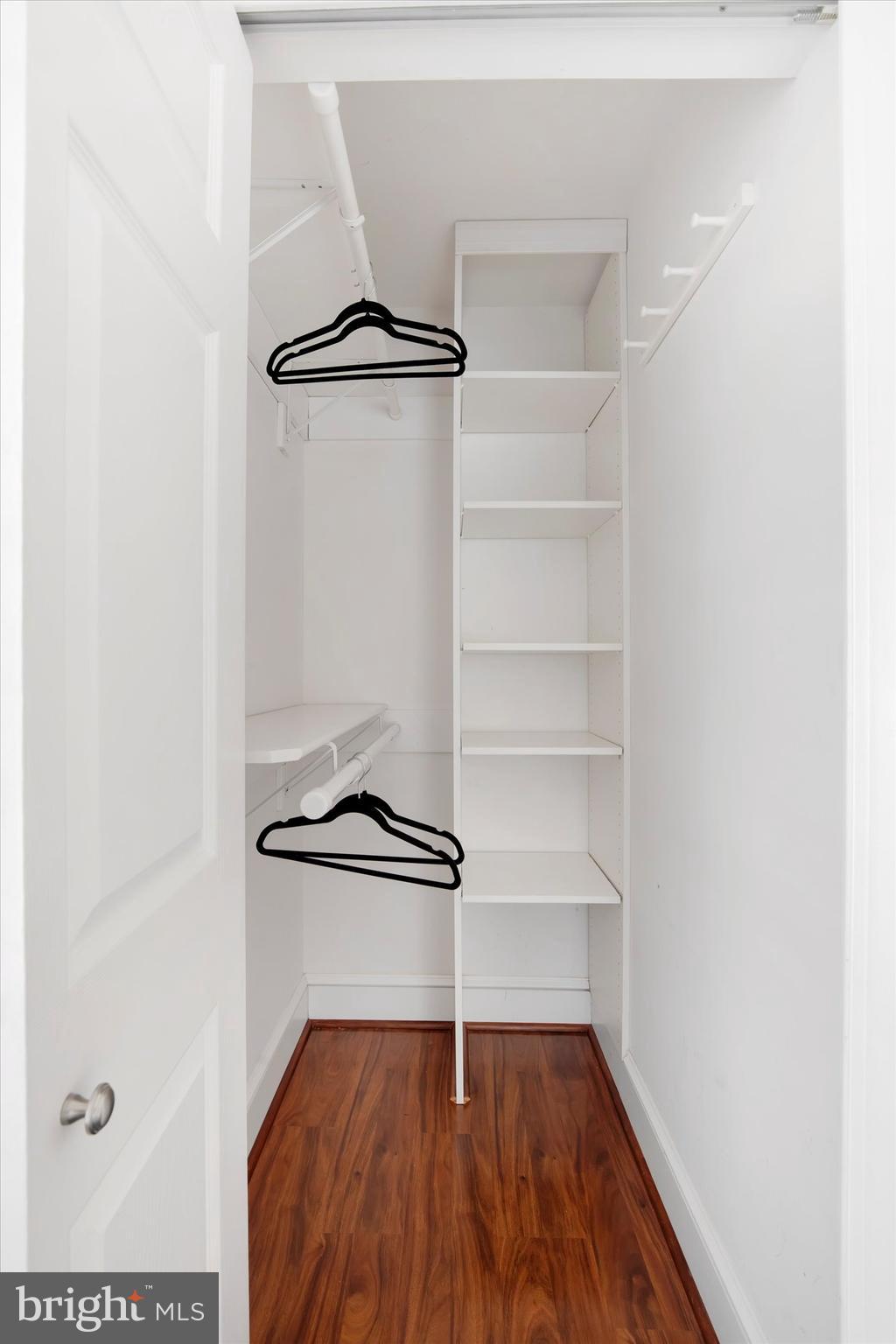 BULL NECK - Residential Lease