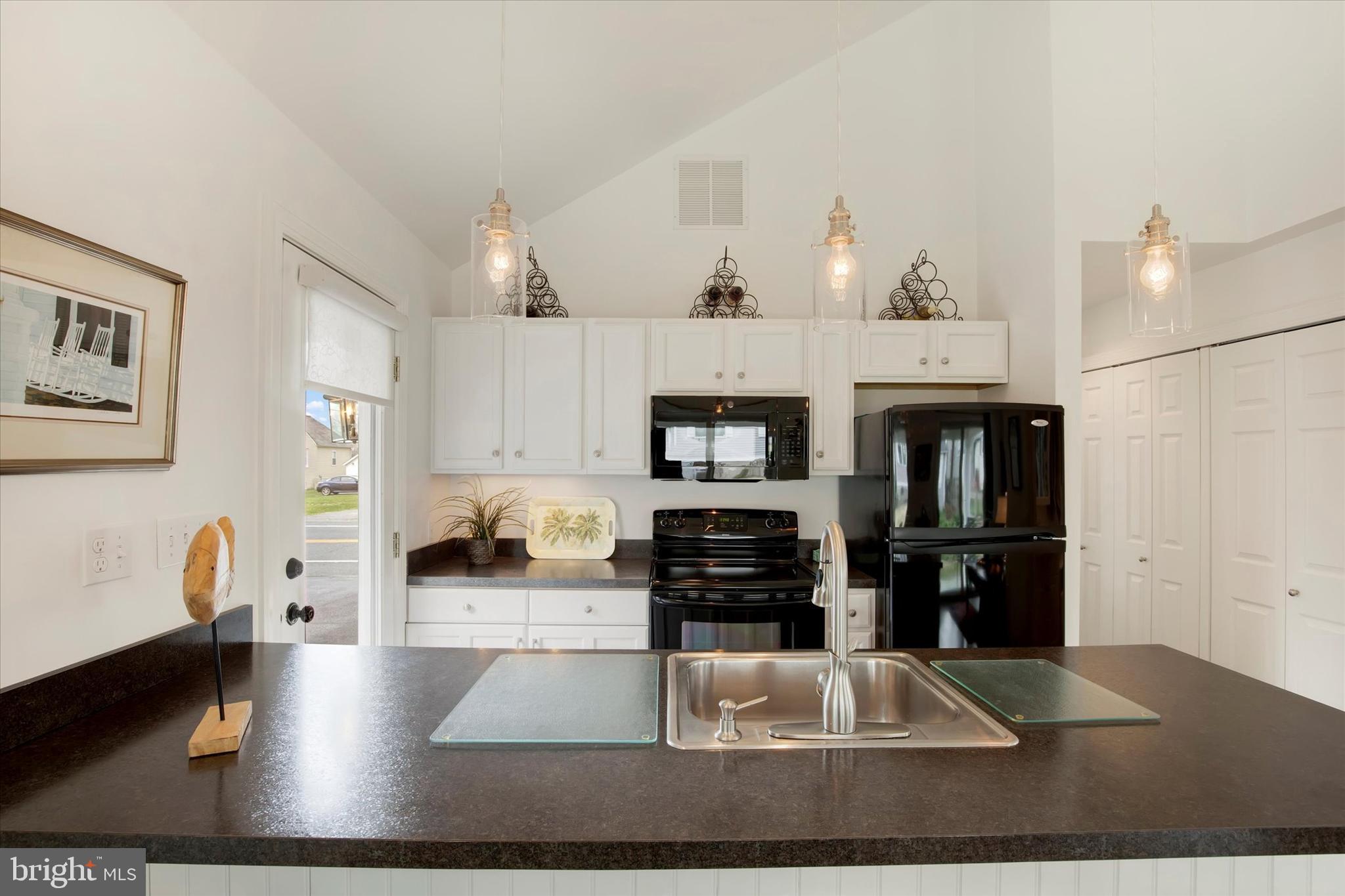 BULL NECK - Residential Lease