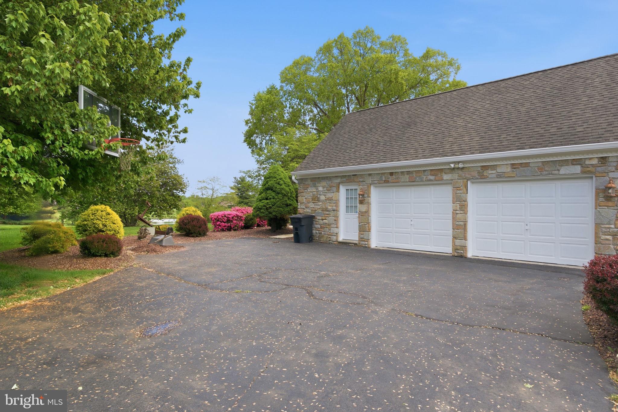 TODD LAKES - Residential