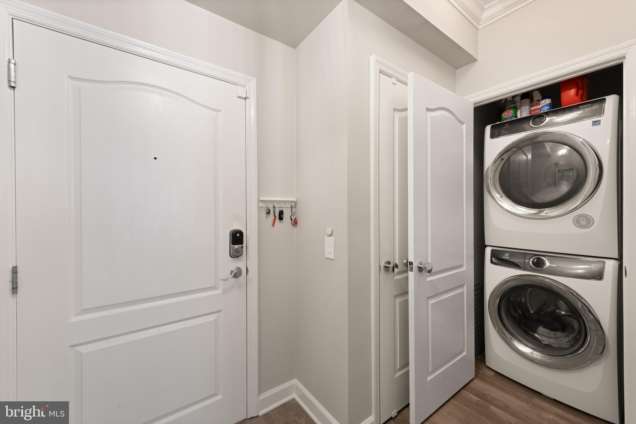 LOGAN CIRCLE - Residential