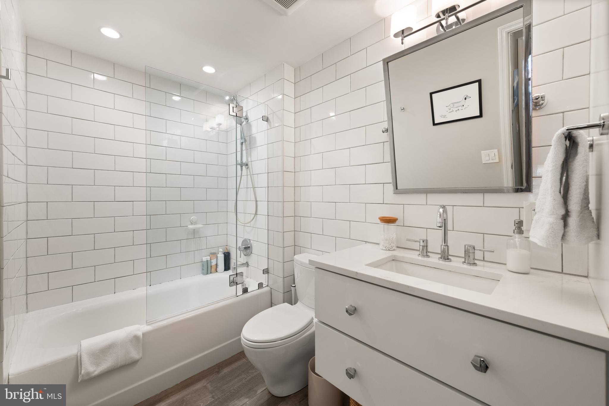LOGAN CIRCLE - Residential