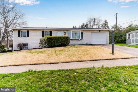 523 HASTINGS DRIVE HARRISBURG PA 17109
