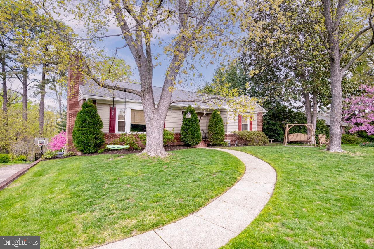 7205 BURTONWOOD DRIVE