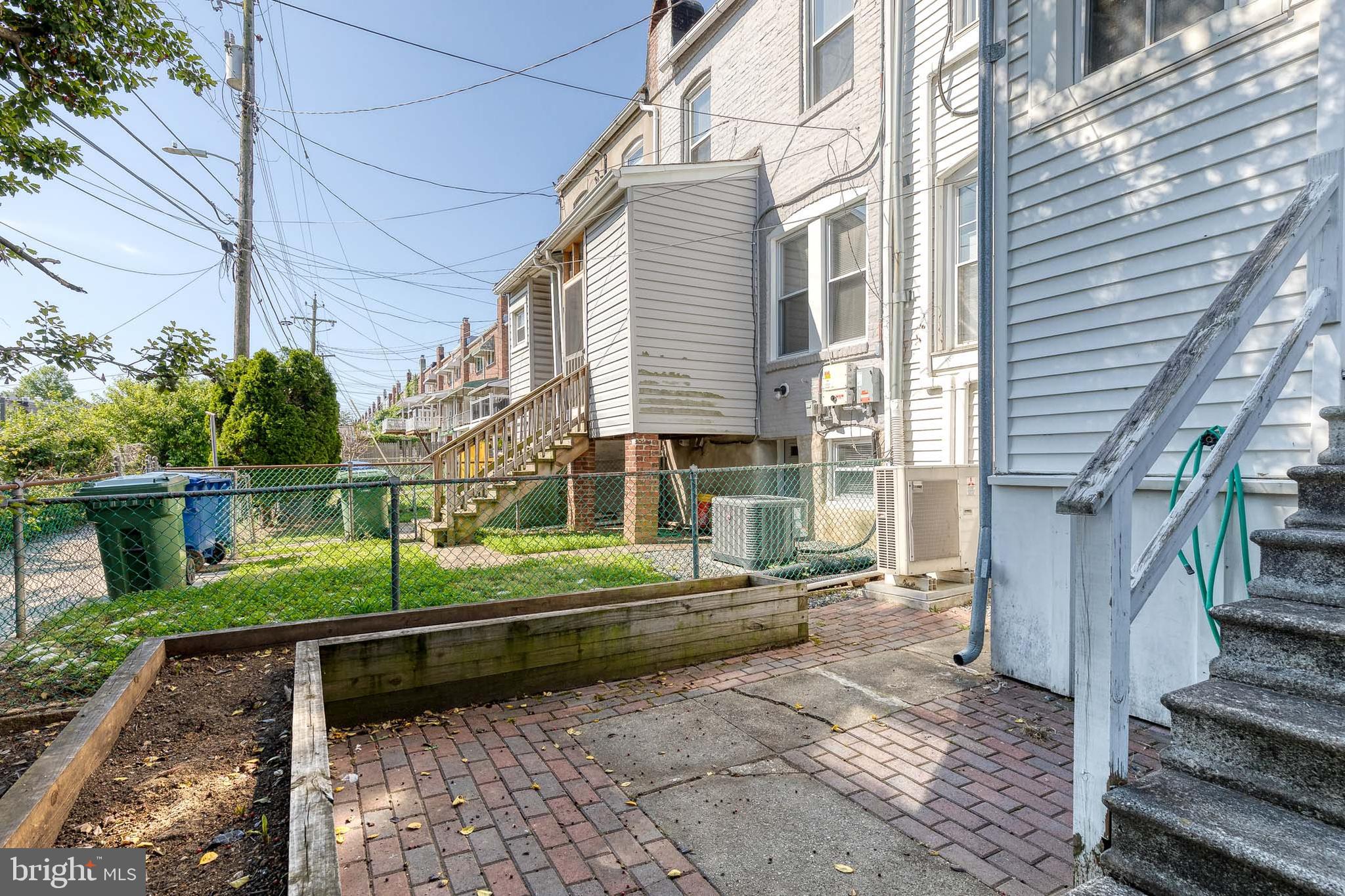 MEDFIELD - Residential