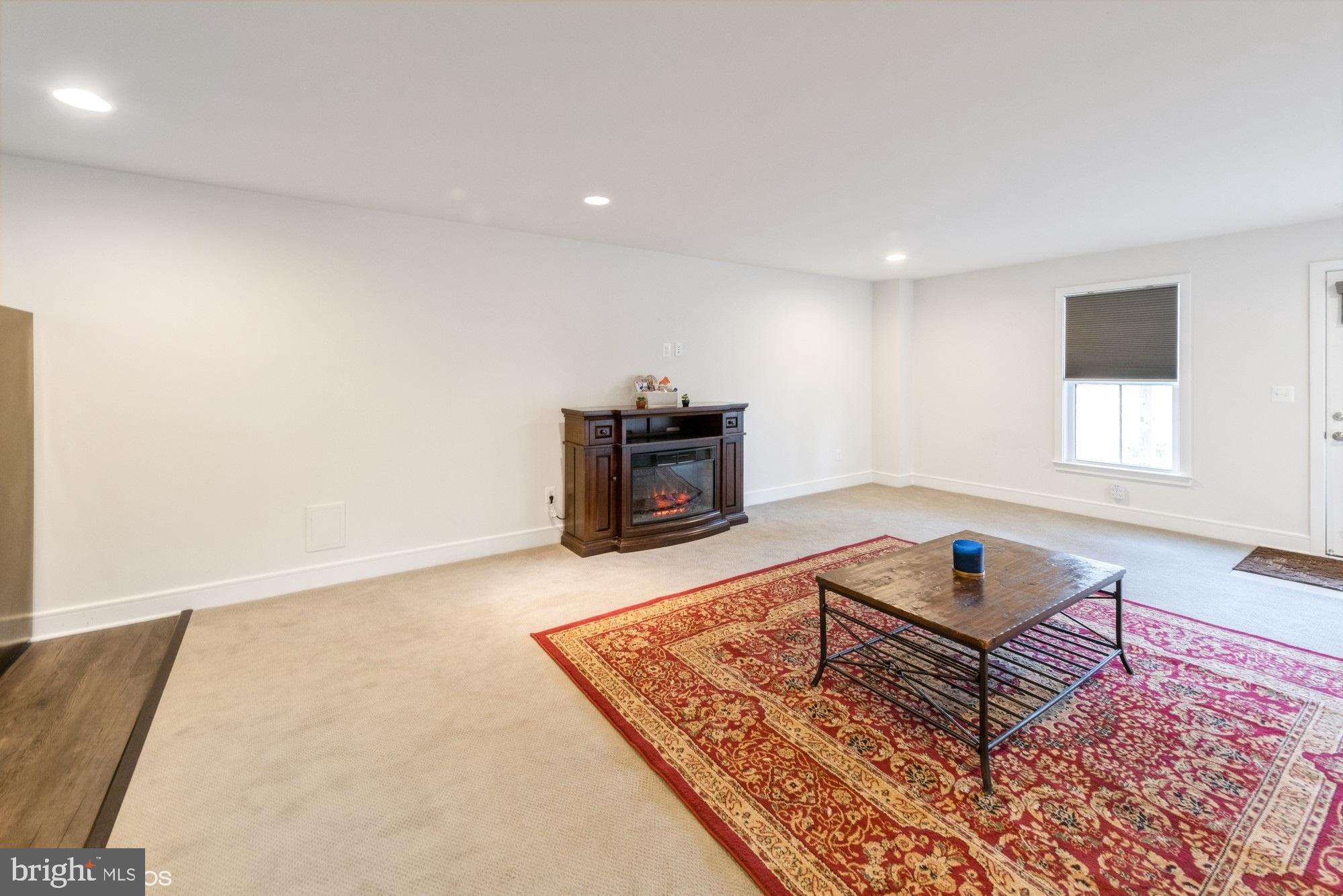 PROSPERITY PLAINS - Residential Lease