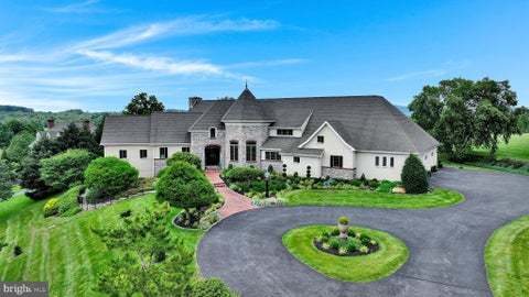 Photo of 78 Autumn Leaf Lane, MANHEIM, PA 17545 (MLS # PALA2085144)