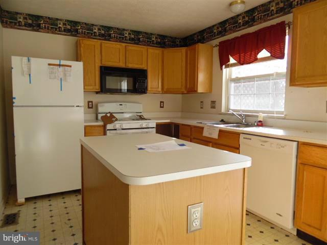 EATON SQUARE - Residential