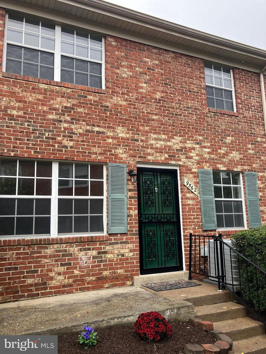 Beautiful 2 Bed 1 Bath two-level home.  New Laminate flooring and carpet, Fresh paint, Upgraded Counter Tops, New Kitchen Appliances. Must See!