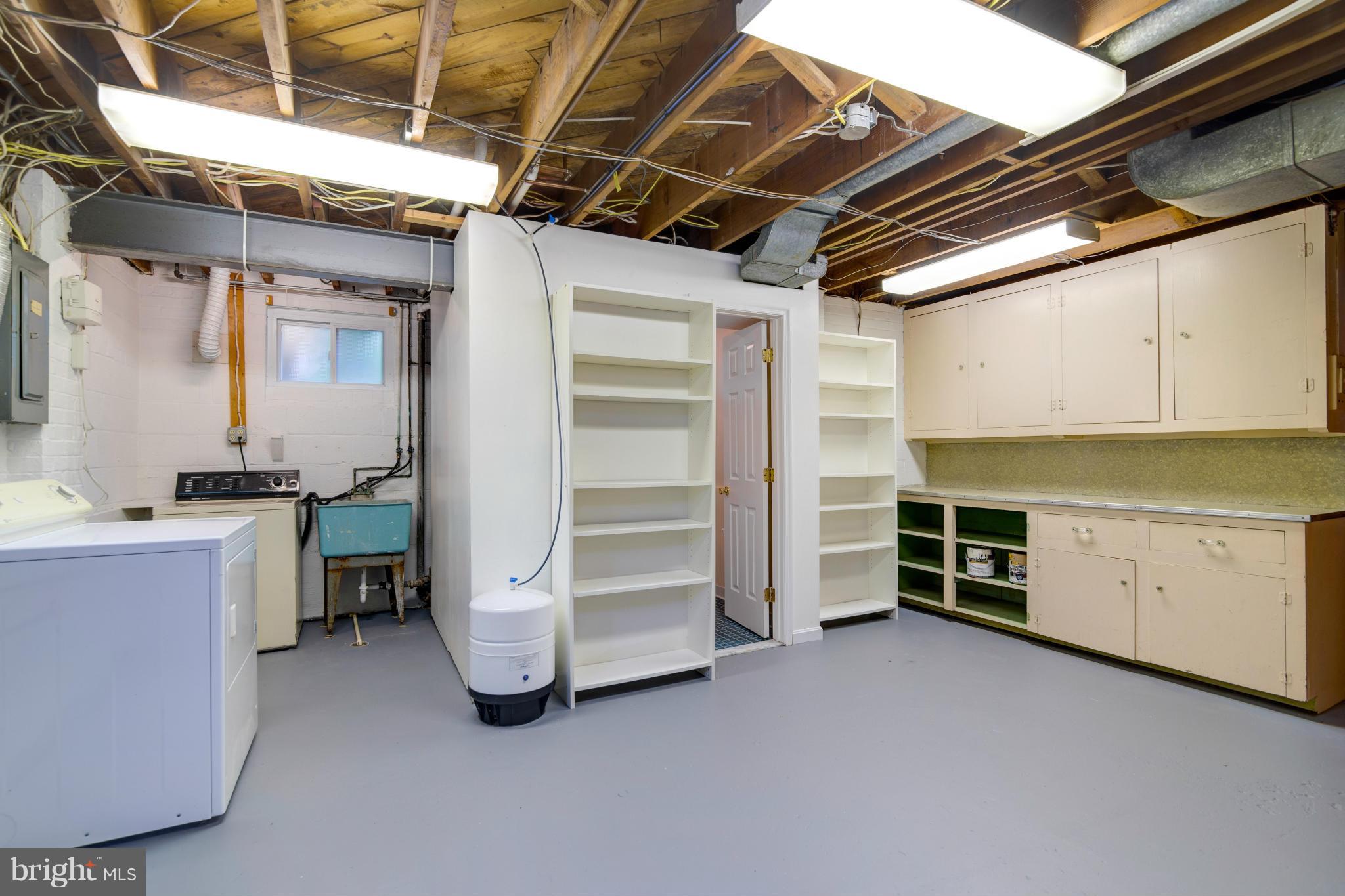 SLEEPY HOLLOW MANOR - Residential