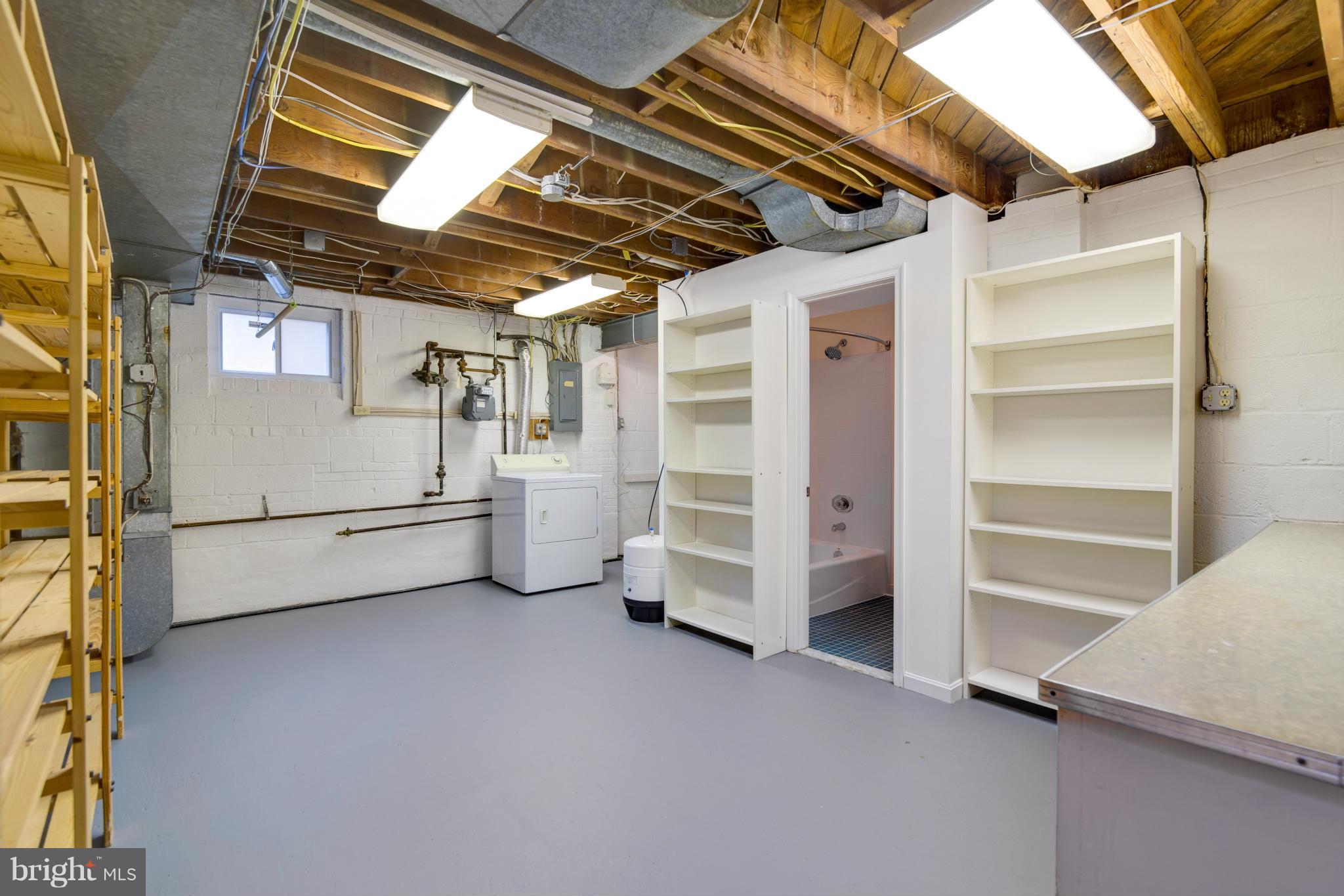 SLEEPY HOLLOW MANOR - Residential