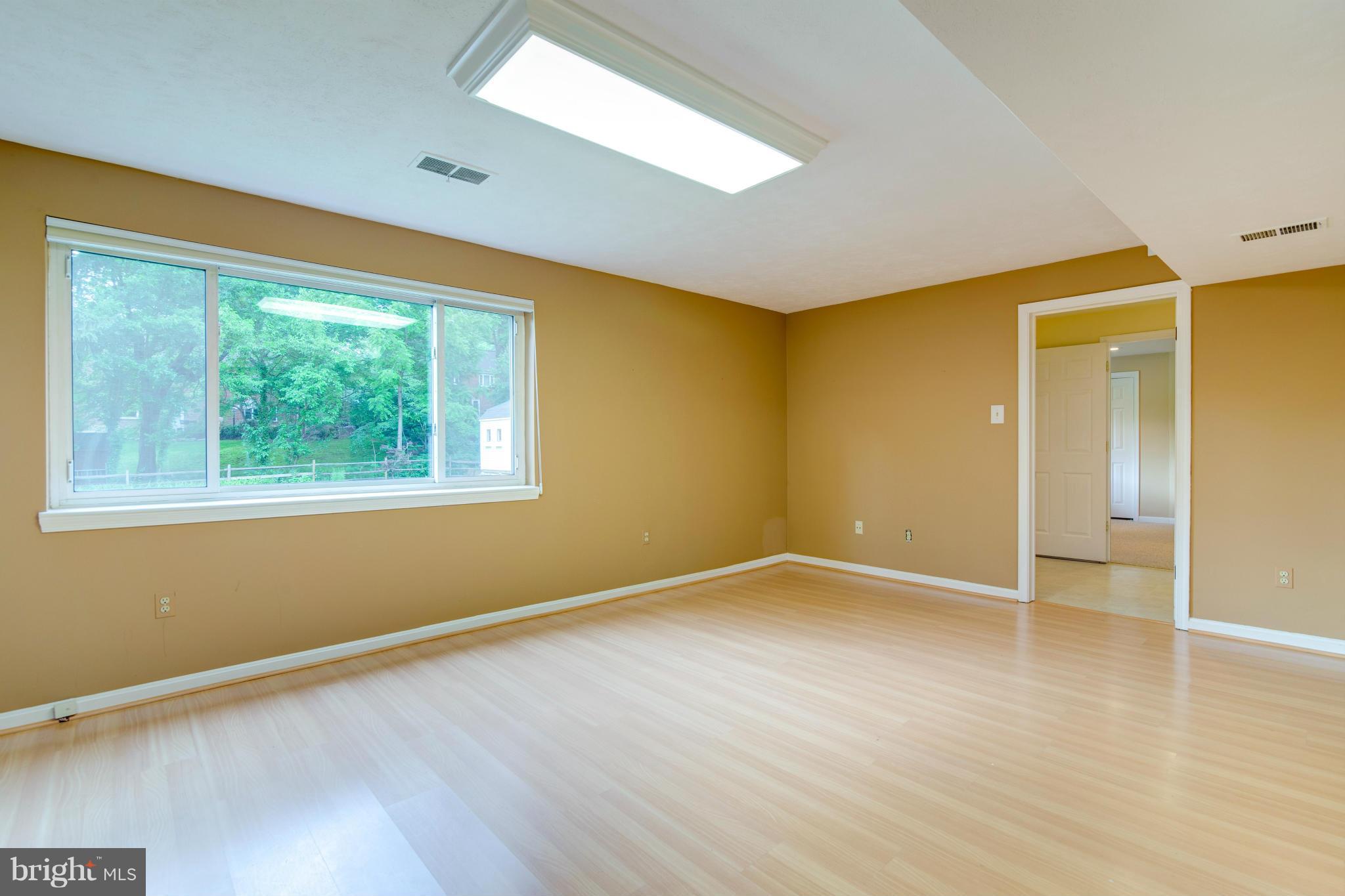 SLEEPY HOLLOW MANOR - Residential