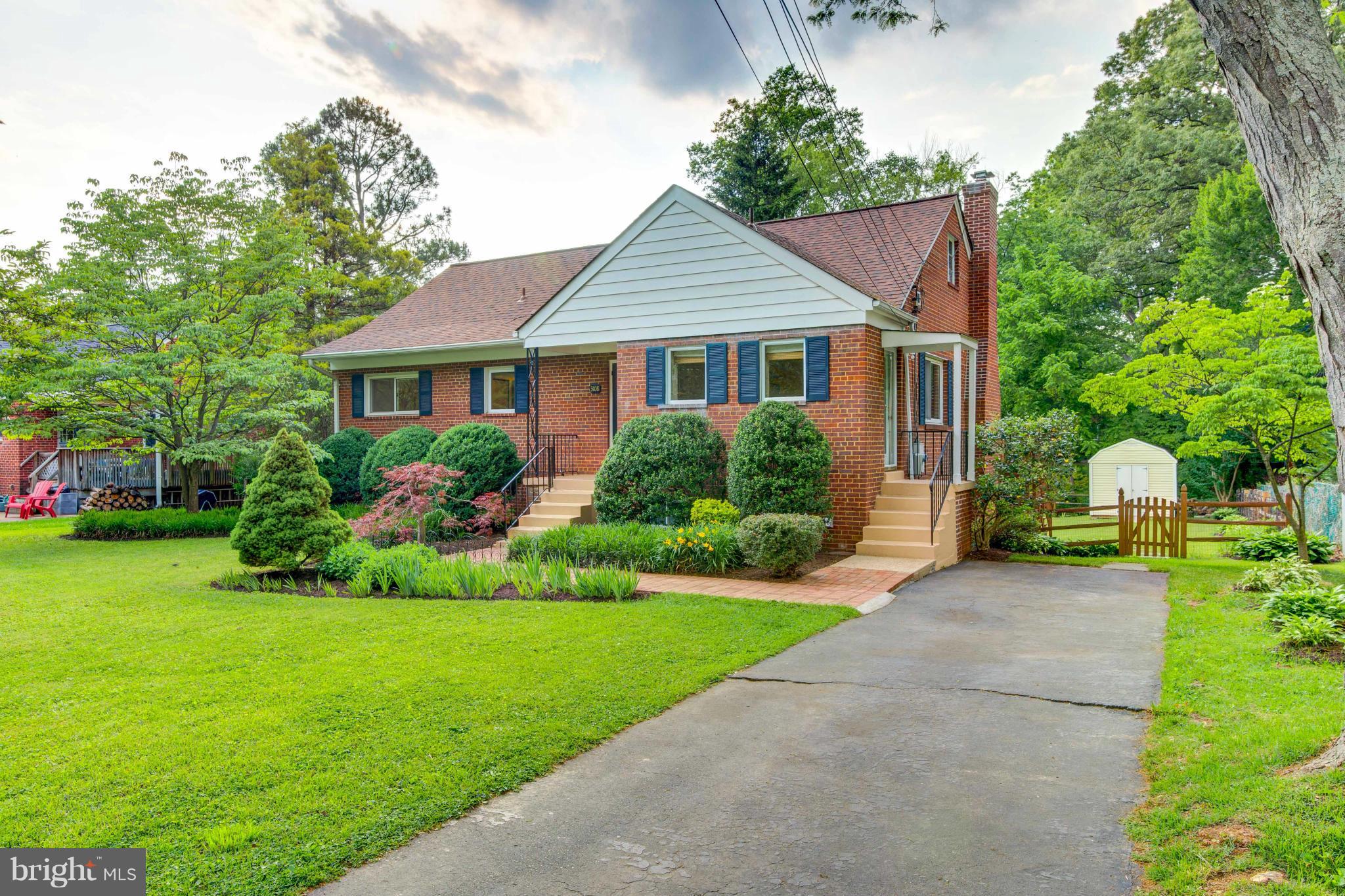 SLEEPY HOLLOW MANOR - Residential