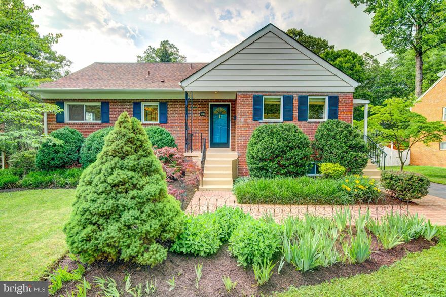 Remodeled & looks like a million! 4BR 2BA Rambler boasts a super Chef's kitchen w/gas cooking stainless steel appliances pendant lighting cozy casual dining. Large replacement windows let the sun shine in!! Re-Finished Hardwood floors Fresh paint! Remodeled main level bath! Fully finished lower level w/ BR+ Bath. Perennially Pretty. large, level fenced yard. Fixed stairs to attic for expansion.Wow