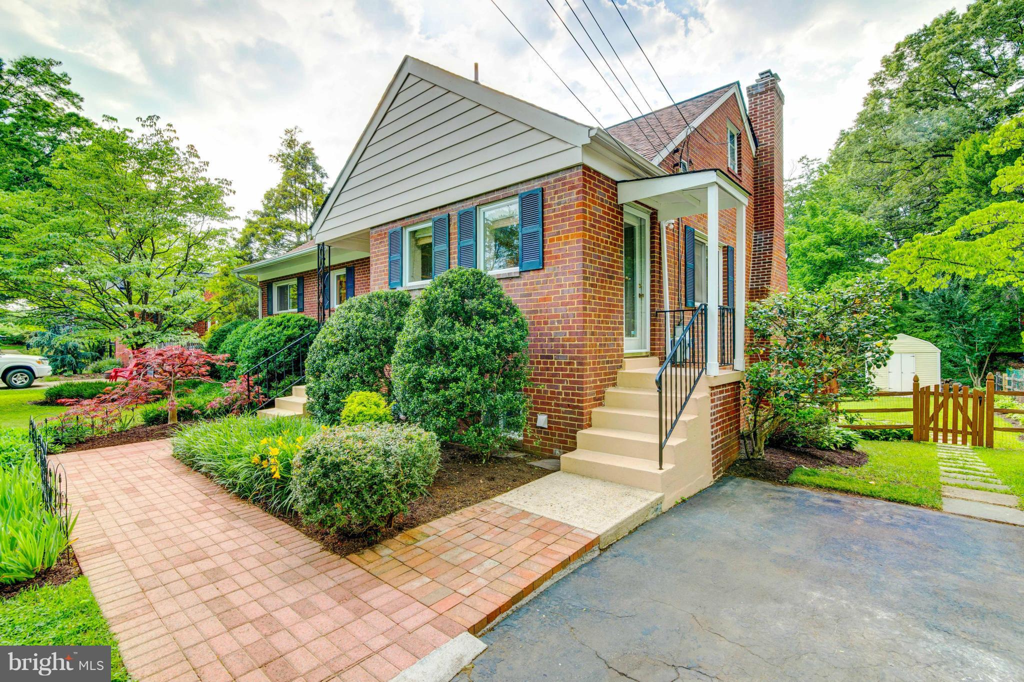 SLEEPY HOLLOW MANOR - Residential