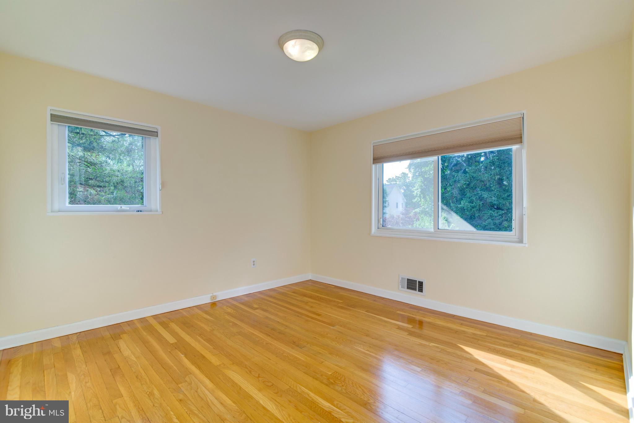 SLEEPY HOLLOW MANOR - Residential