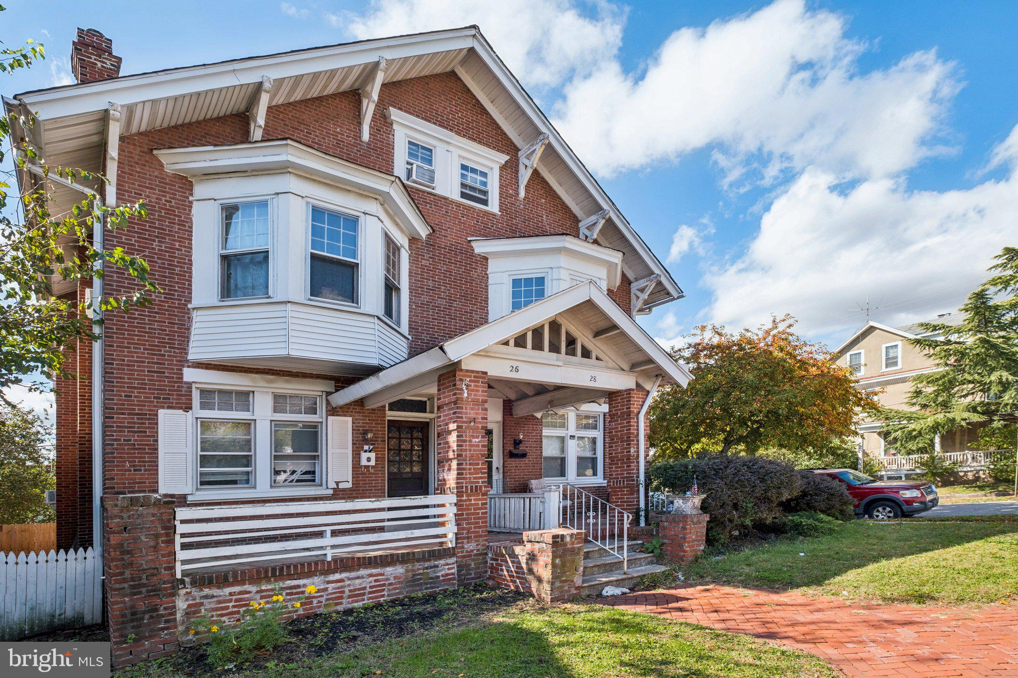 28 W FREEDLEY STREET