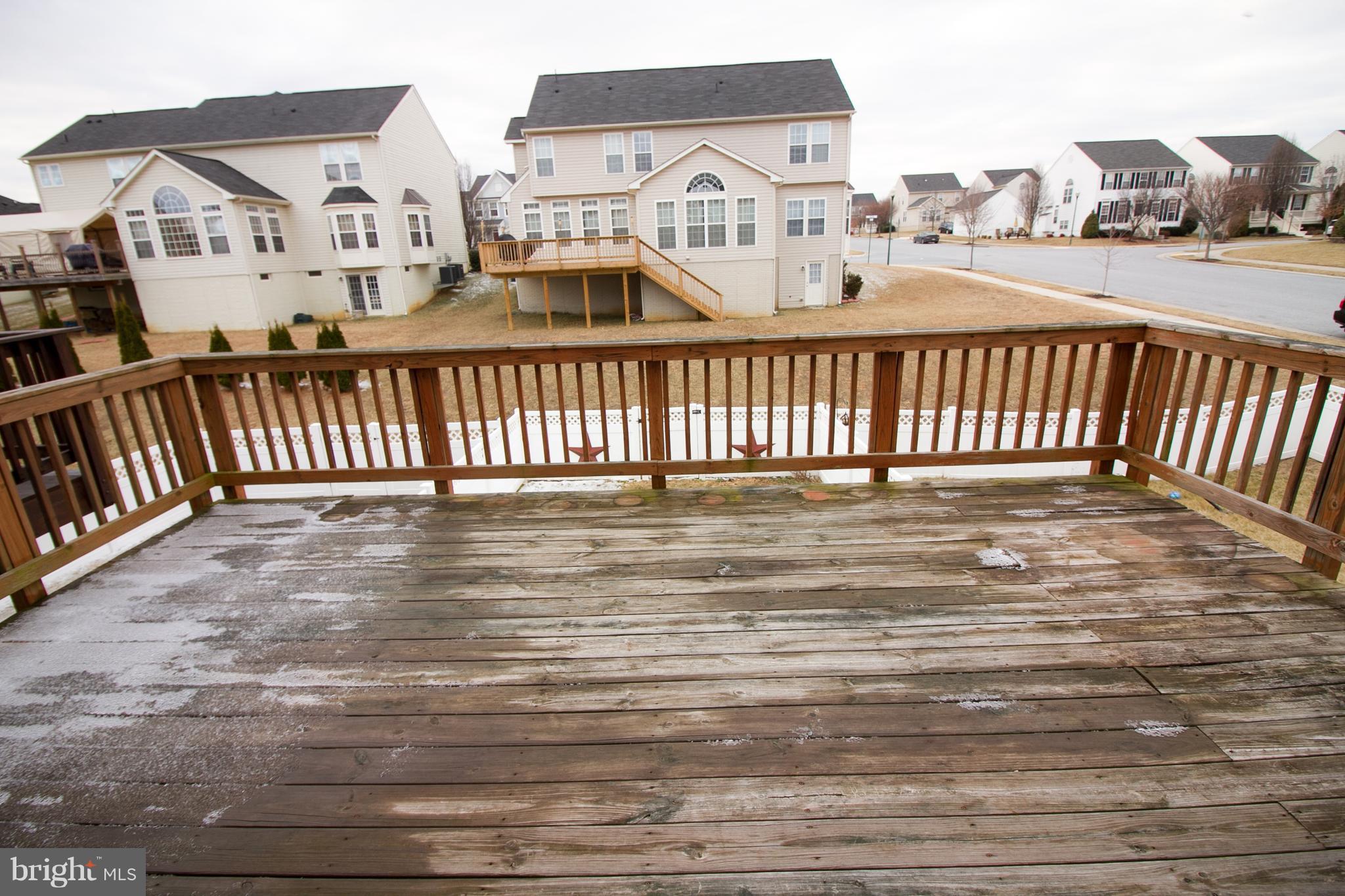 LAKELAND PLACE - Residential