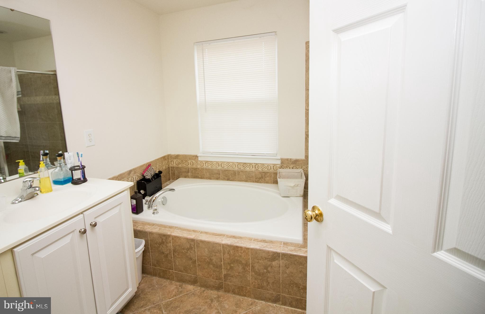 LAKELAND PLACE - Residential