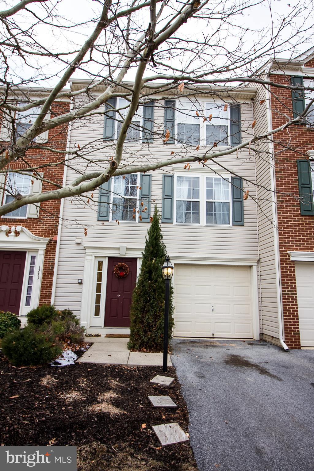 LAKELAND PLACE - Residential