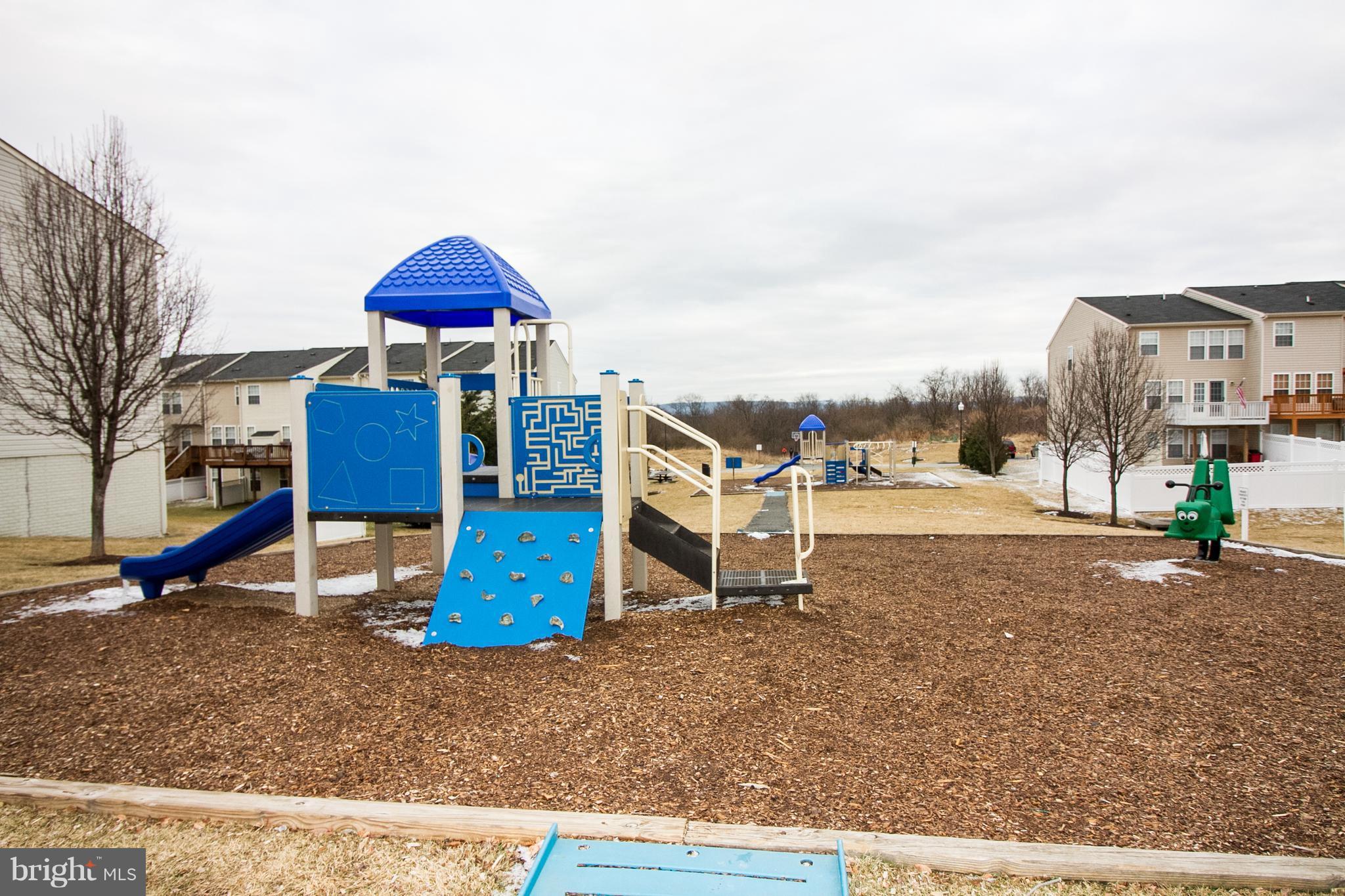 LAKELAND PLACE - Residential