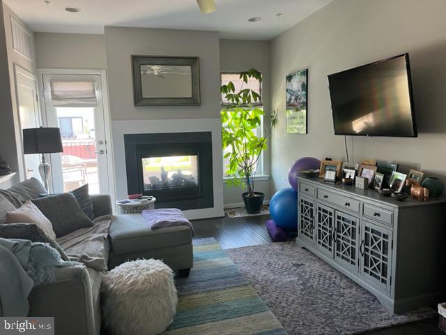 404 IRONSIDES SQUARE SE