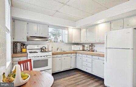 Homes For Rent - 292 N Wycombe Avenue #2<br/> LANSDOWNE, PA 19050